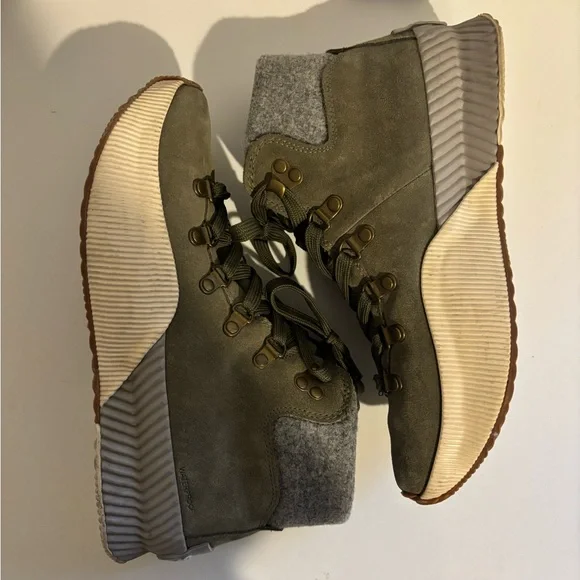 Sorel Out N' About III Conquest Waterproof Boot in Omega Taupe - Picture 12 of 14